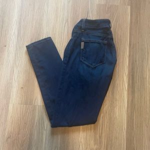 Paige skinny jeans stretchy